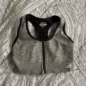 Women’s sports bra